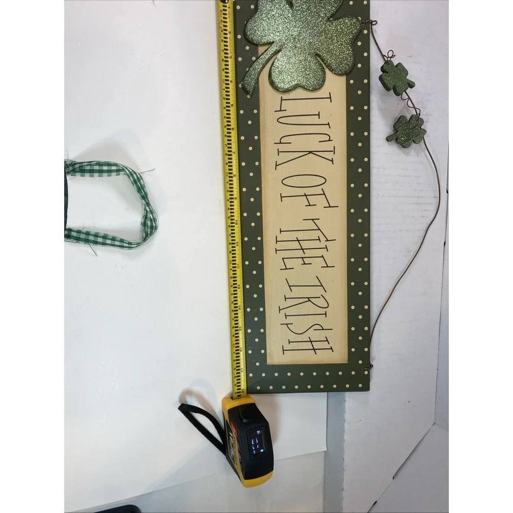 Irish Day Shamrock Wall Plaques/Door Sign ~ Set Of 2 ~‎ Defect